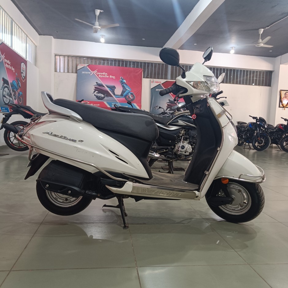 Honda Activa<br>White