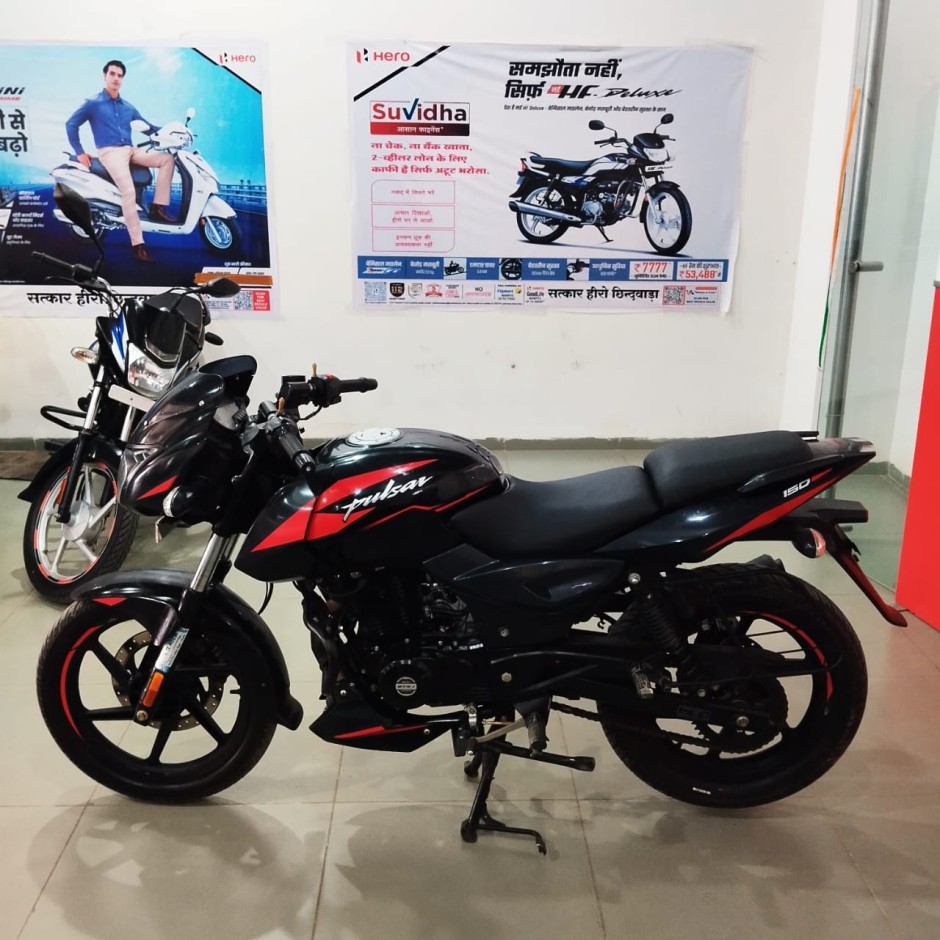 Bajaj Pulsar 150<br>Red